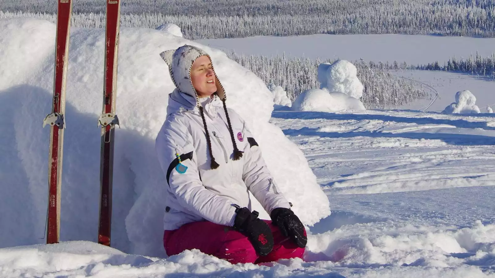 Op traditionele ski's de natuur in