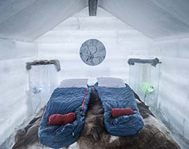 apukka-overnachting-in-ice-cabin