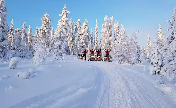 Midweek Sneeuwscooter avontuur Kuusamo