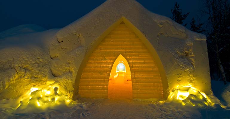 arctic snow hotel rovaniemi buitenkant